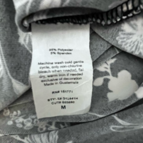 NWOT Hail3y:23 Womens Dress Size M Floral  Pullover Sleeveless Faux Wrap V-Neck - Picture 7 of 8